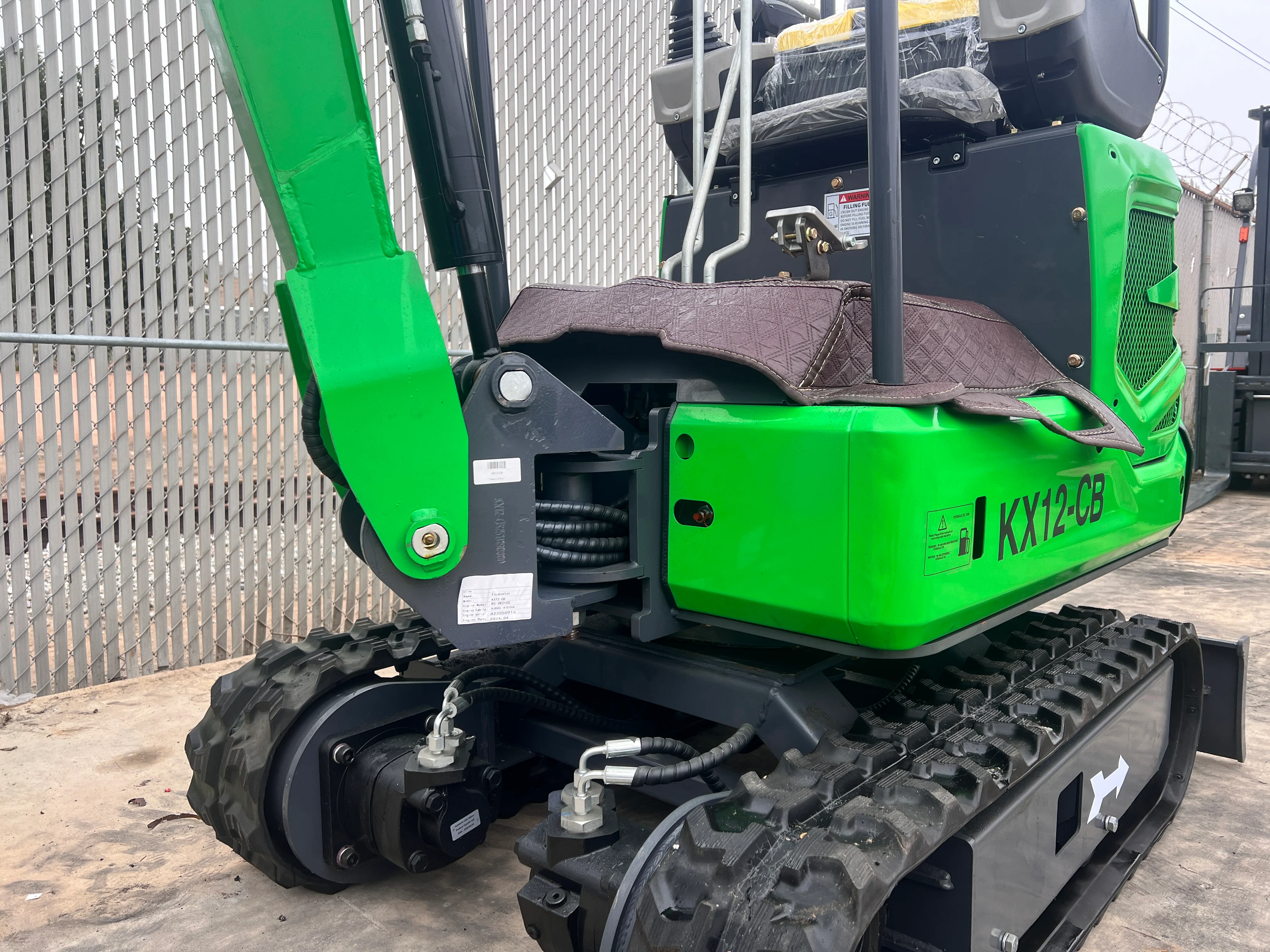 1 Ton, B&S Engine Mini Excavator w/ Hydraulic Thumb & Swing Boom | KX12-CB - Image 6