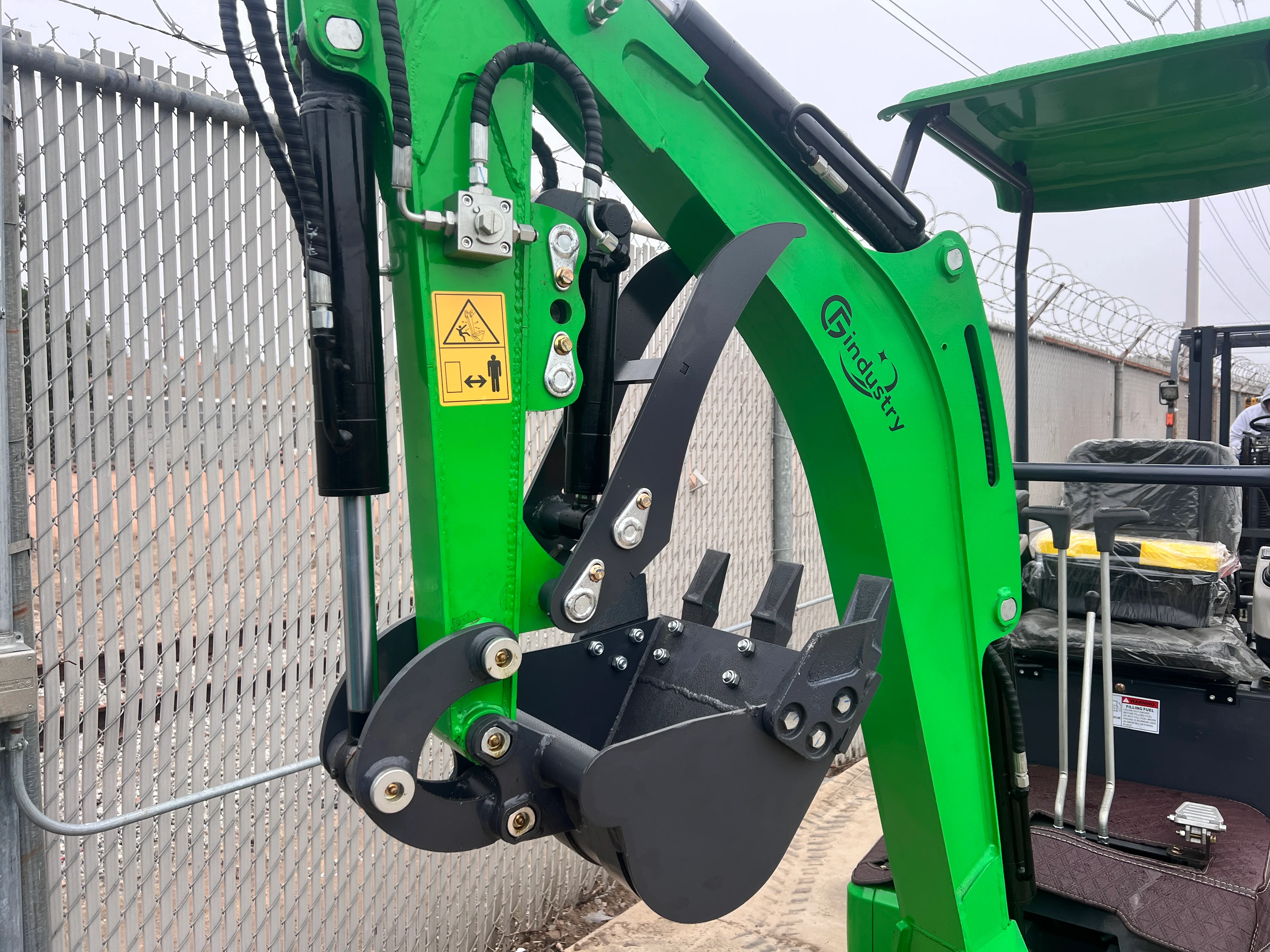 1 Ton, B&S Engine Mini Excavator w/ Hydraulic Thumb & Swing Boom | KX12-CB - Image 7