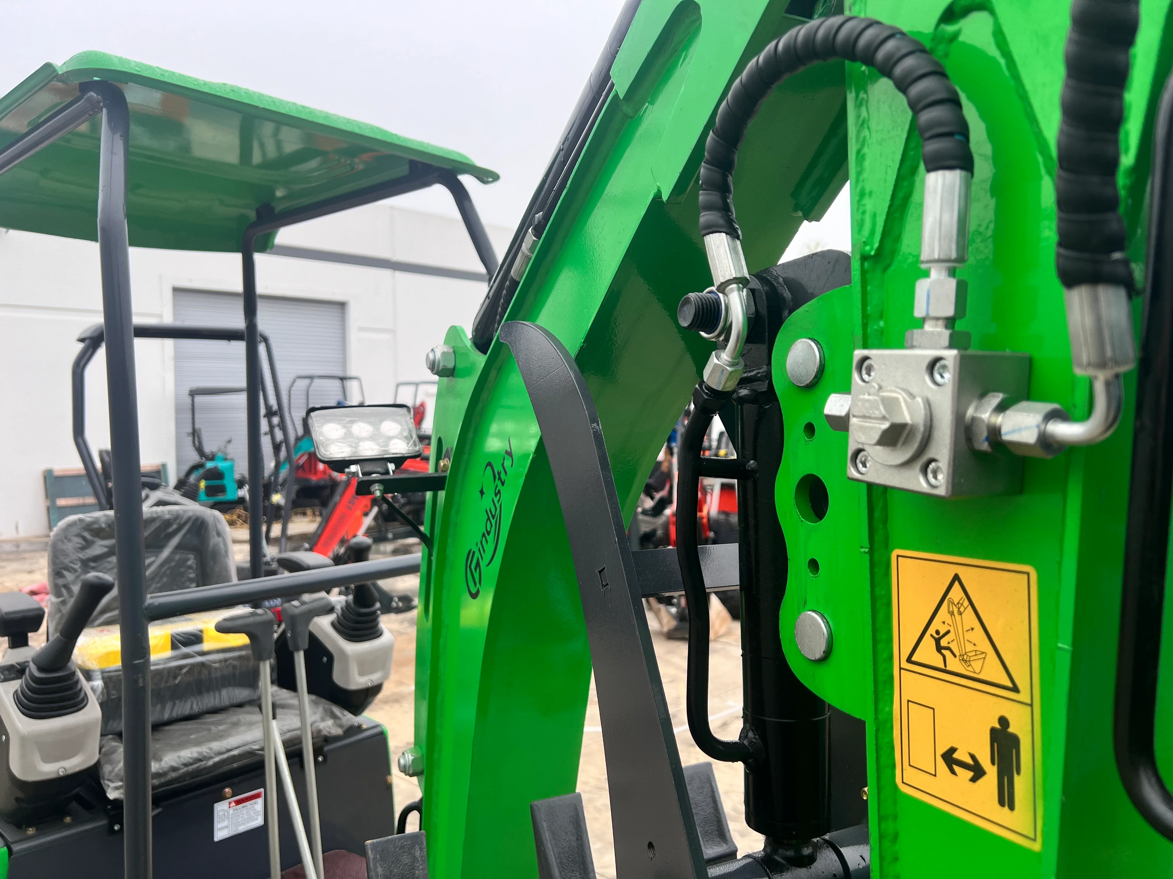 1 Ton, B&S Engine Mini Excavator w/ Hydraulic Thumb & Swing Boom | KX12-CB - Image 9