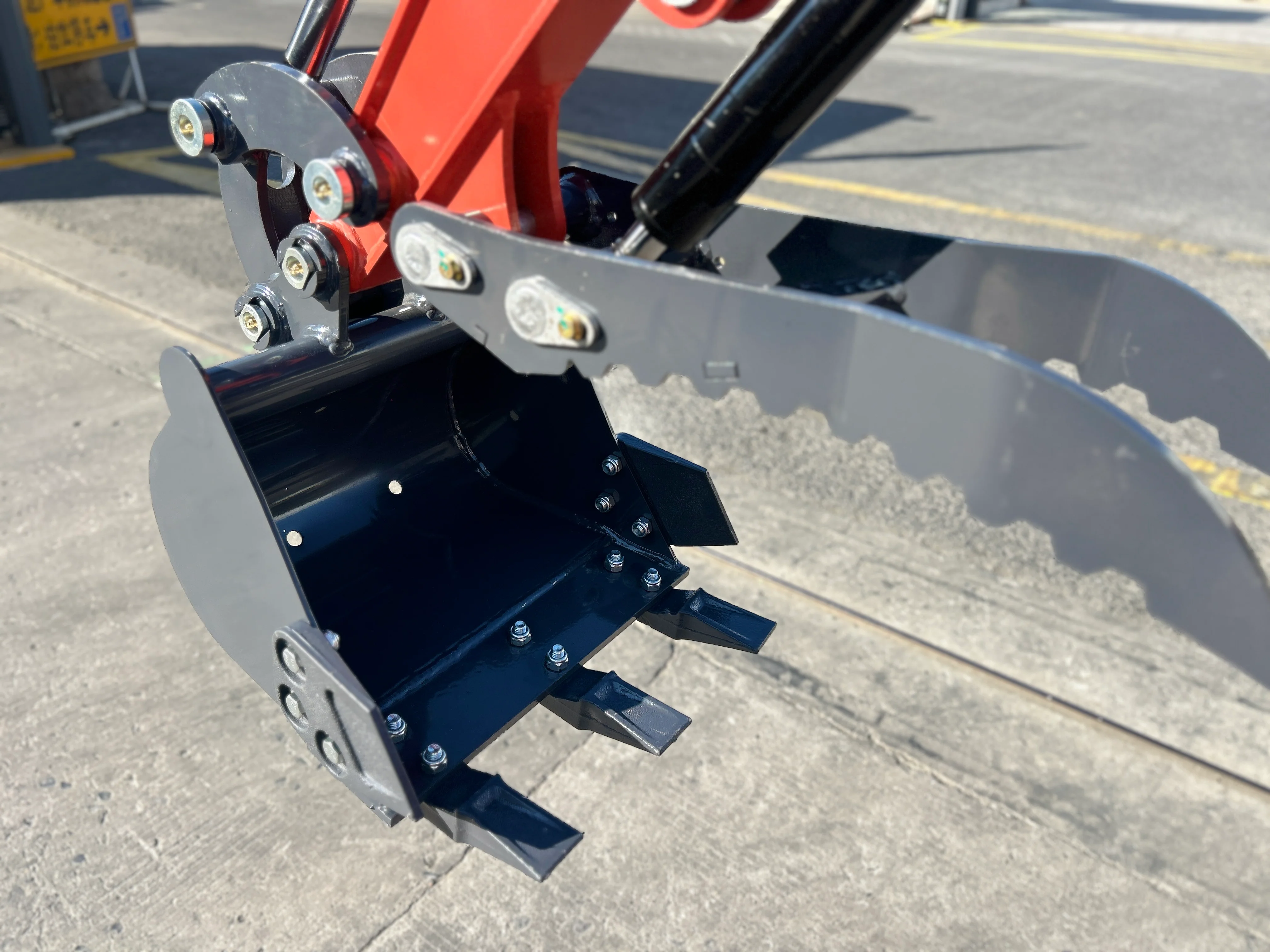 1 Ton, RATO Engine Mini Excavator | QK20R - Image 8