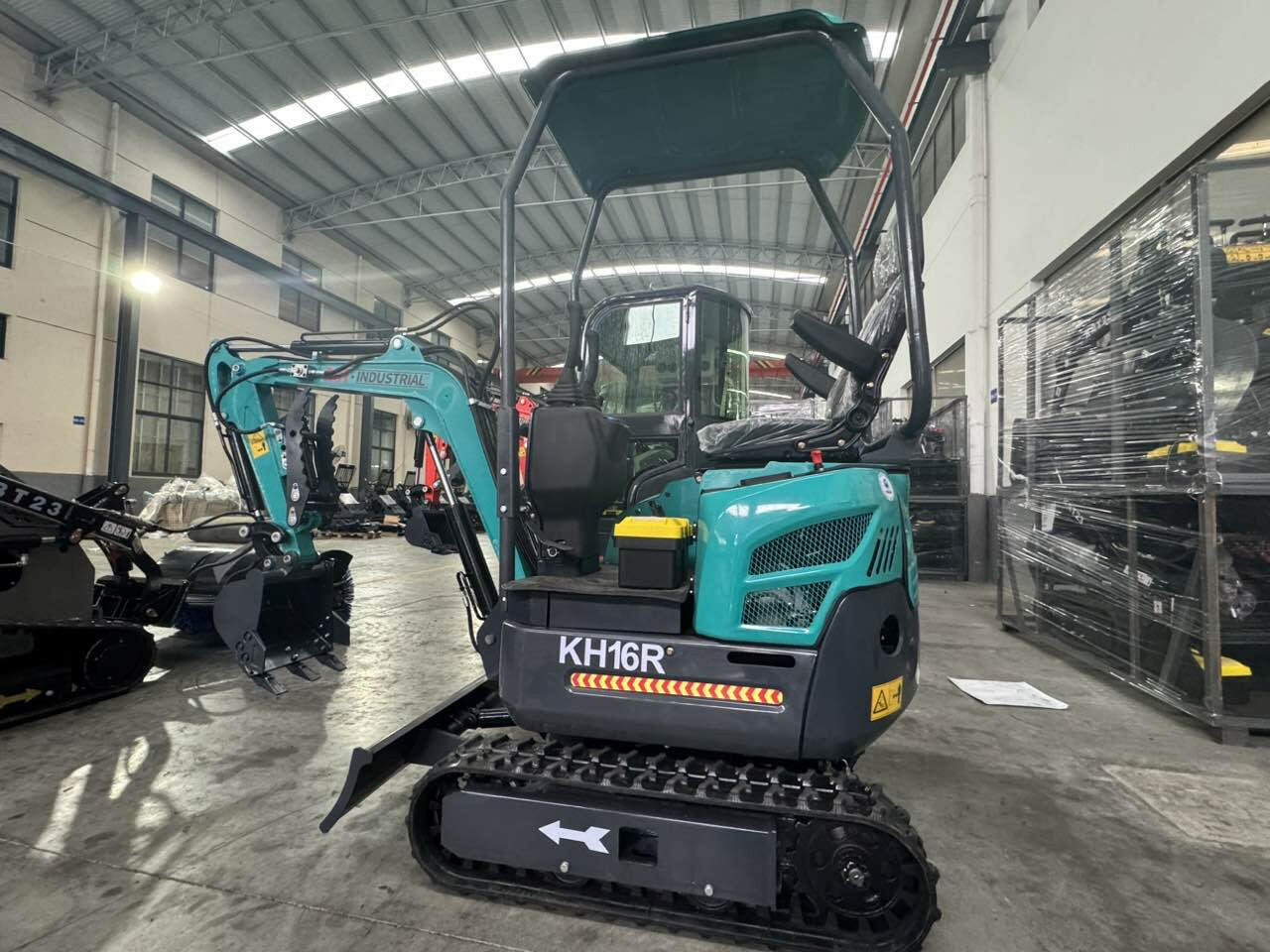 1 Ton, RATO Mini Small Excavator w/ Hydraulic Thumb | AGT-KH16R - Image 5