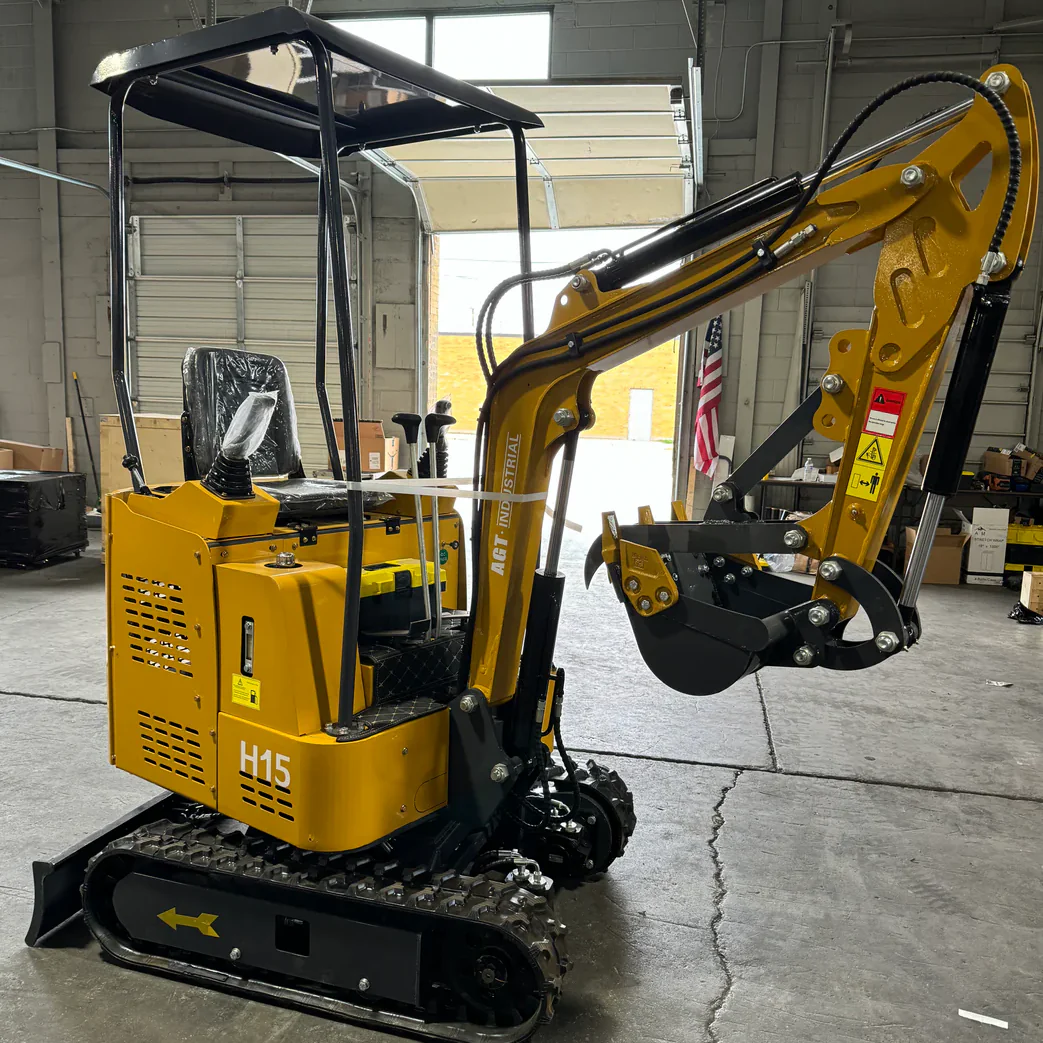 1 ton, 13.5HP RATO Mini Excavator w/ pilot control system | AGT-H15R - Image 11
