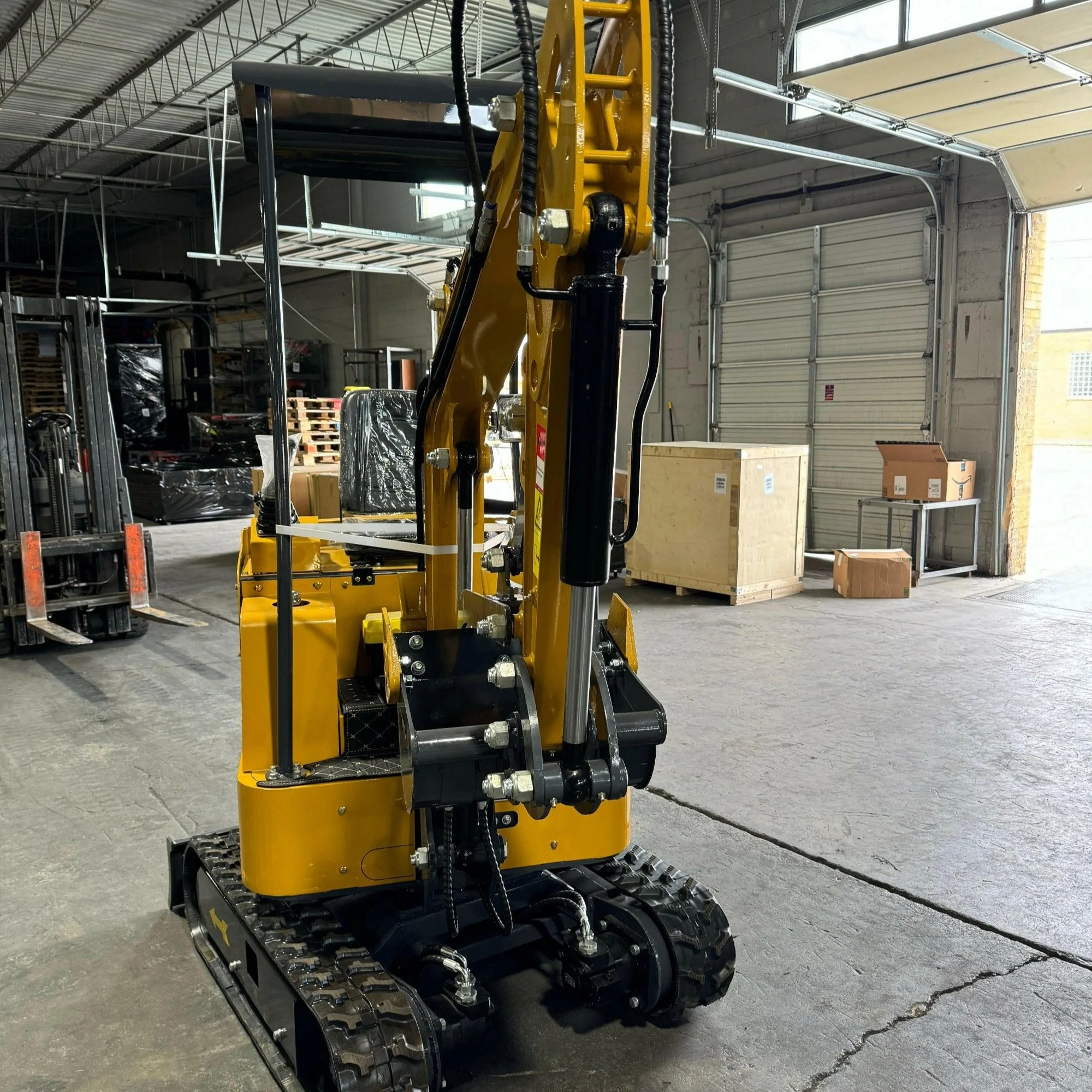 1 ton, 13.5HP RATO Mini Excavator w/ pilot control system | AGT-H15R - Image 14