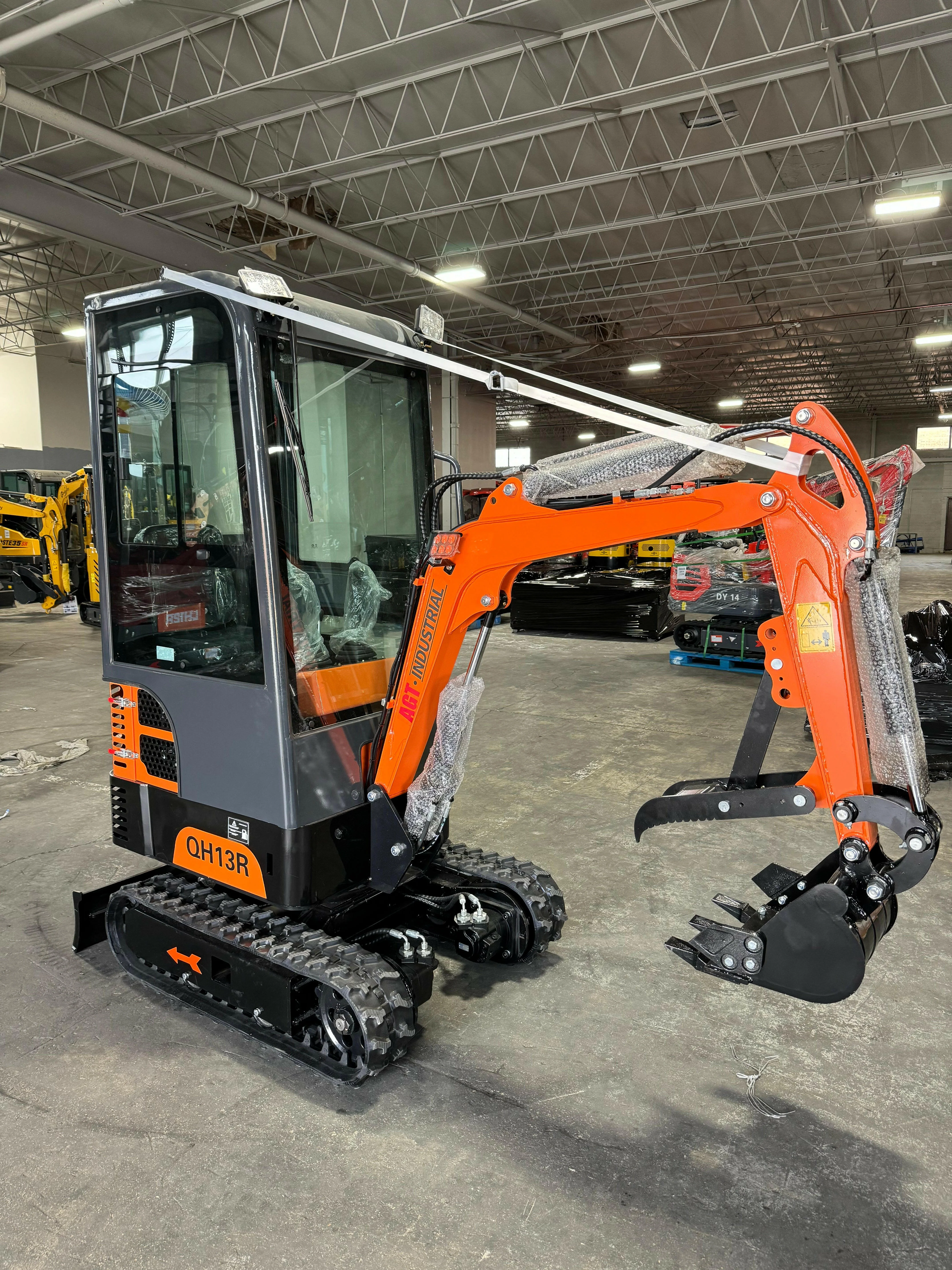 1 Ton, R420D Gasoline Mini Excavator w/ Enclosed Cab | QH13R - Image 8