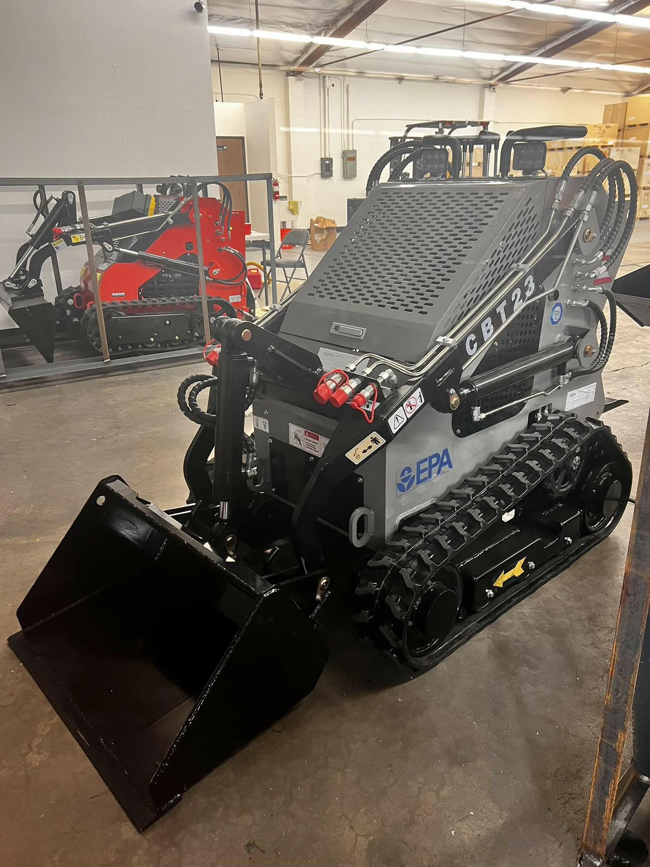 1 Ton, Mini Stand On Skid Loading Mini Crawler | CBT23 - Image 10