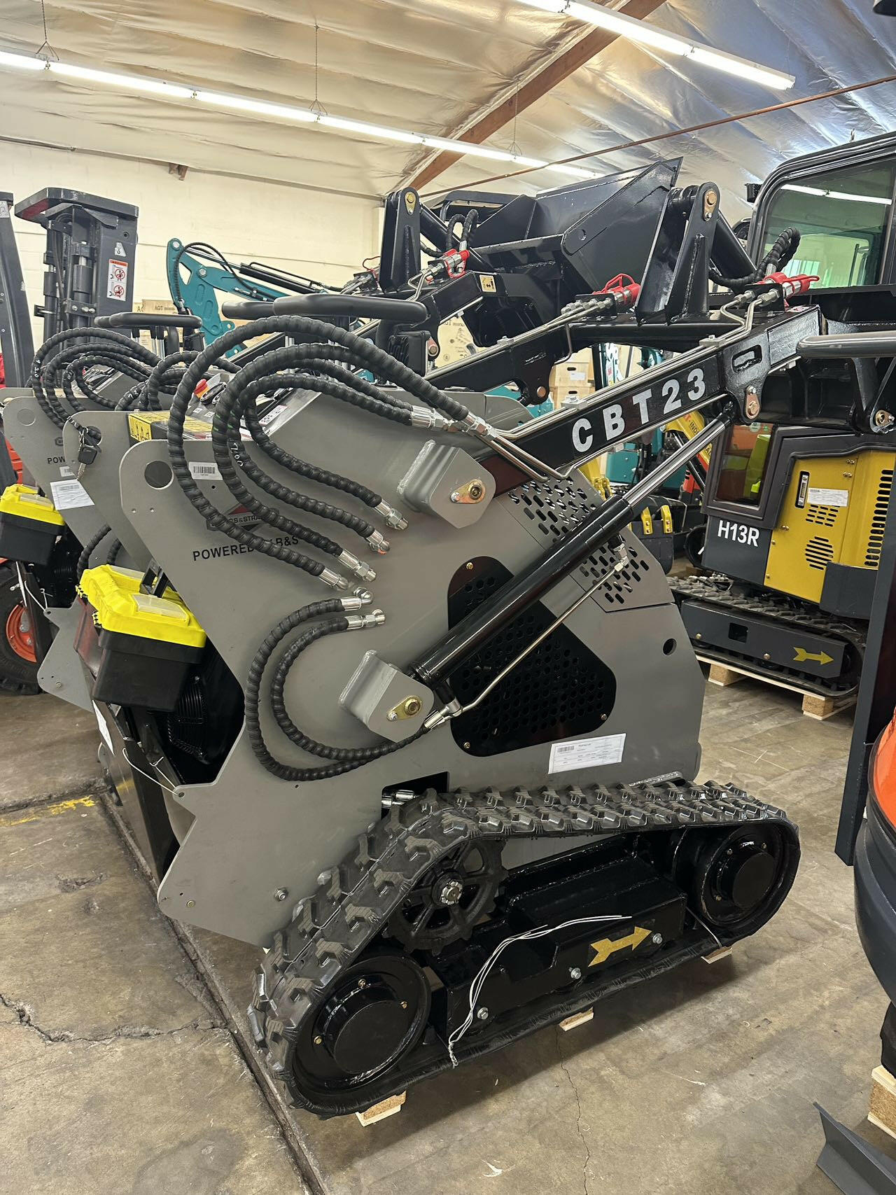 1 Ton, Mini Stand On Skid Loading Mini Crawler | CBT23 - Image 4