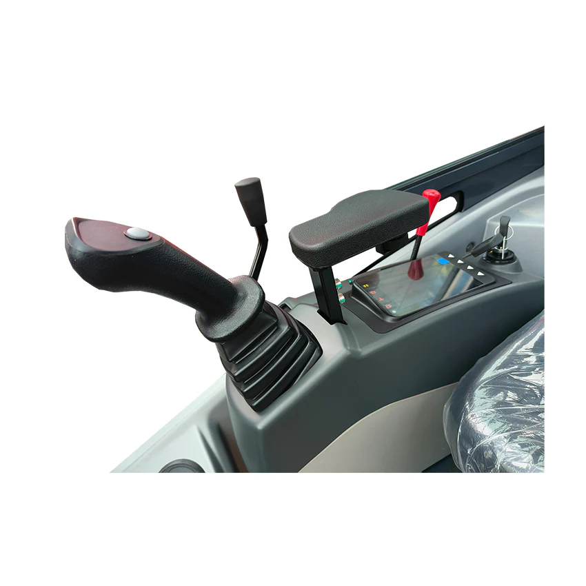 2.8 Ton, Kubota Diesel Engine Mini Excavator w/ Hydraulic Thumb | CFG35UF - Image 8