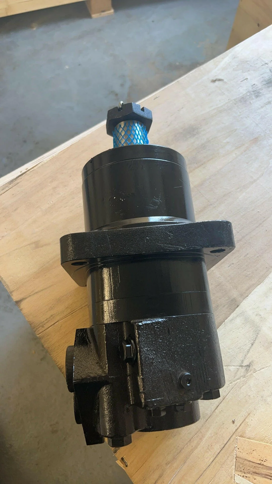 Drive Motor for AGT Industrial Mini Excavators | AGT-12TMOTOR - Image 2