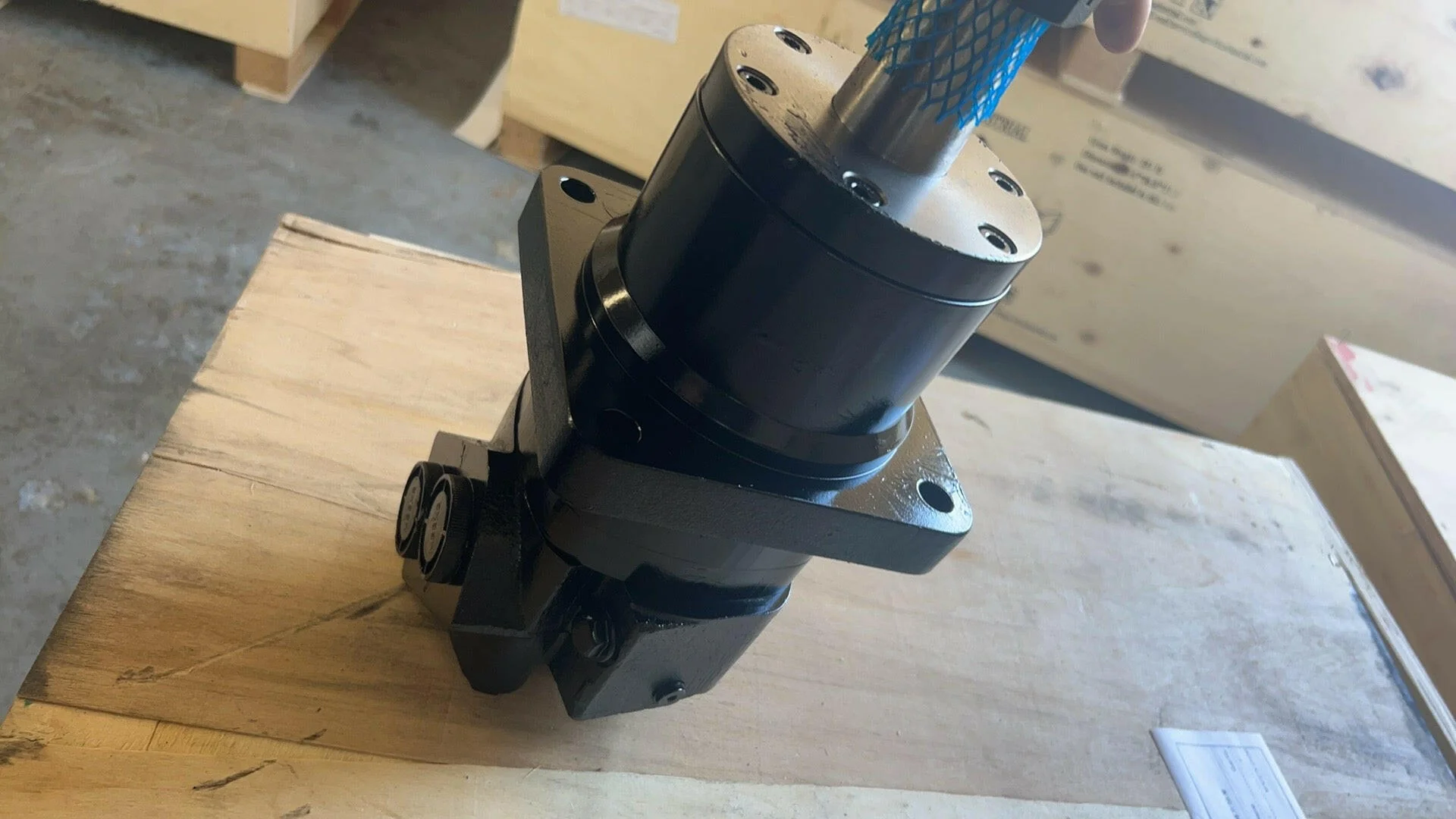 Drive Motor for AGT Industrial Mini Excavators | AGT-12TMOTOR - Image 5