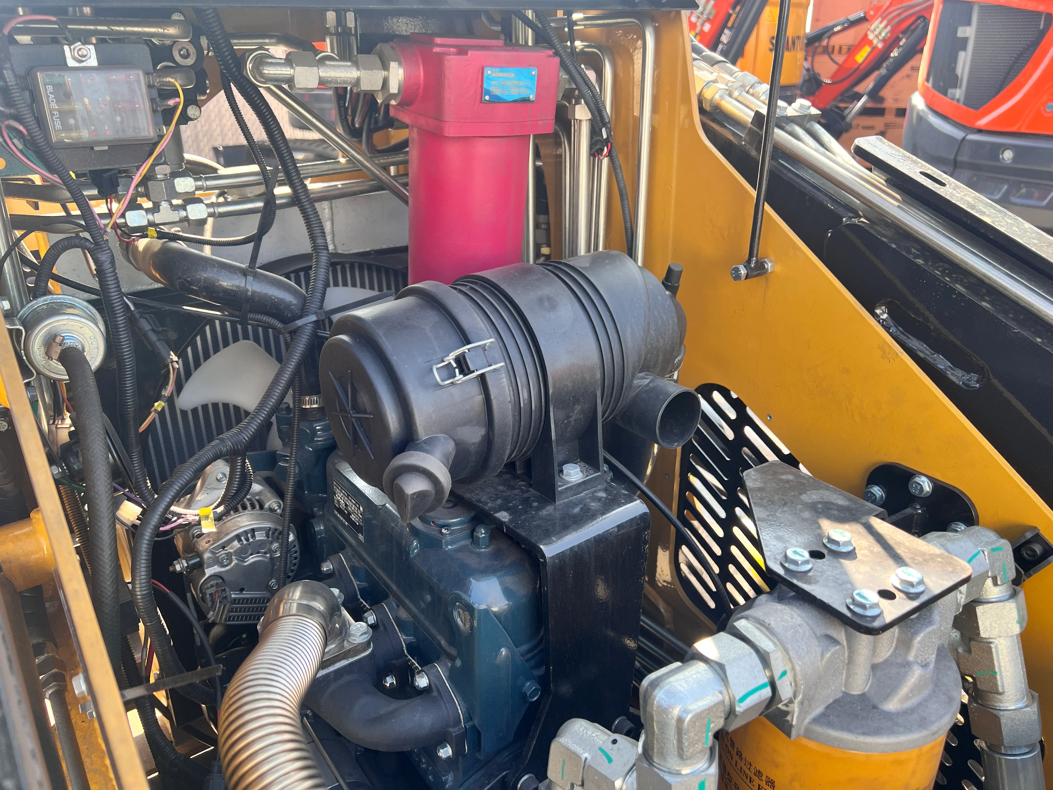 1.4 Ton, Kubota Diesel Engine 27HP Mini Skid Steer | KKT27 - Image 8