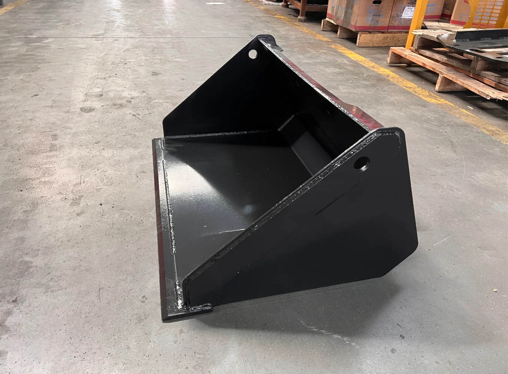 Standard Duty Skid Steer Bucket | AGT-M-BK45 - Image 5